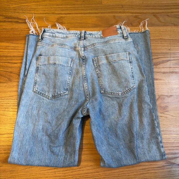 Zara Raw Hem Jeans Light Wash Blue High Waisted Straight Leg Size 6 - Picture 6 of 8
